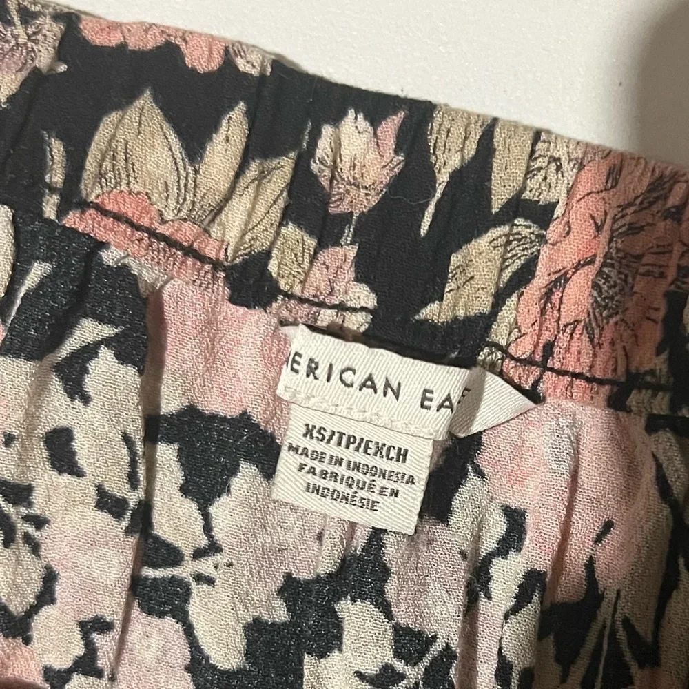 AE American Eagle High-Waisted Black Pink Floral Front Slit Midi Skirt XS